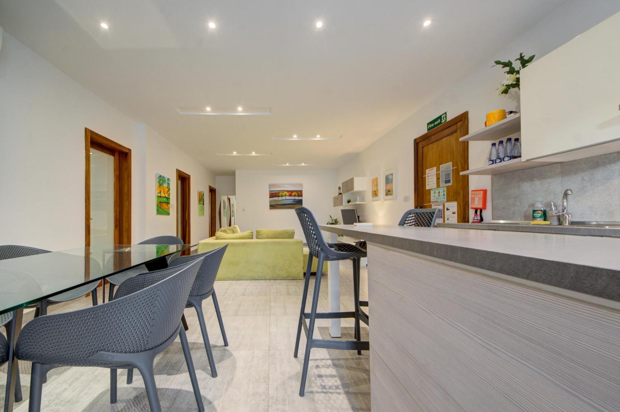 Top Floor Apt With Common Pool Close To All Amenities St. Paul's Bay Exteriör bild